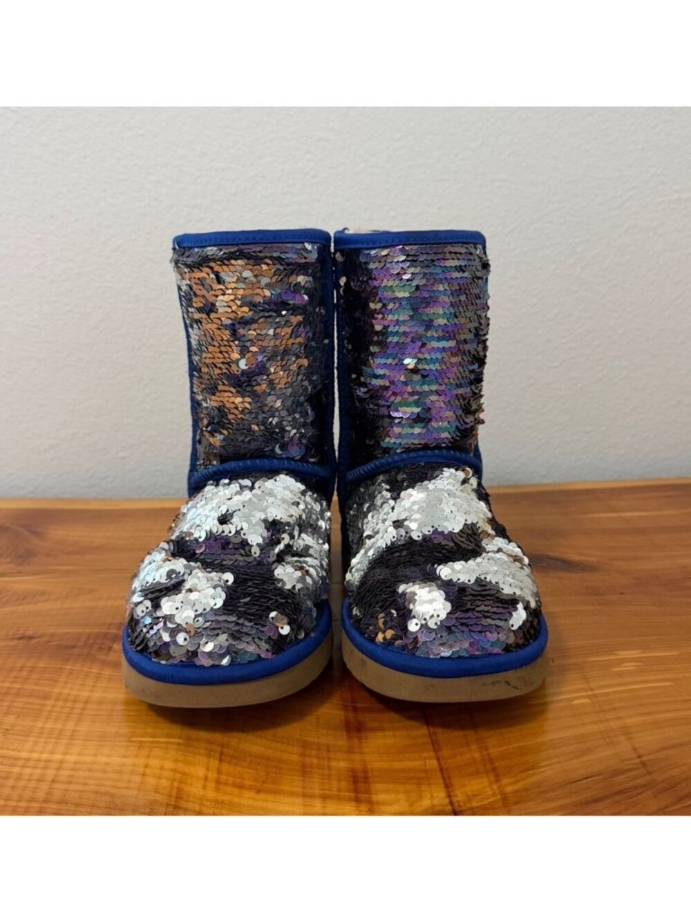 UGG Classic Short Sparkles Sequin Blue Tone Winter Boots Women's Size 7 - Picture 4 of 12
